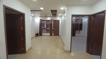 Room in 3 BHK Builder Floor at Sushant Lok 3, Sector 57 – for Rent