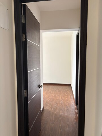 Furnished Amenities in 1 BHK Apartment at Sheth Irene, Malad West – for Rent