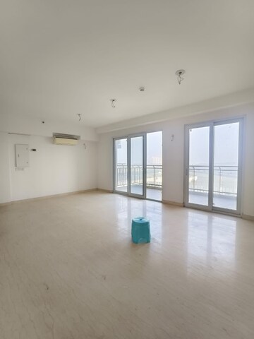 Room in 3 BHK Apartment at Conscient Heritage Max, Sector 102 – for Rent