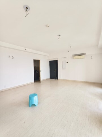 Room in 3 BHK Apartment at Conscient Heritage Max, Sector 102 – for Rent