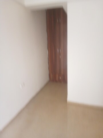Room in 3 BHK Apartment at Nirala Estate, Tech Zone 4 Greater Noida – for Rent