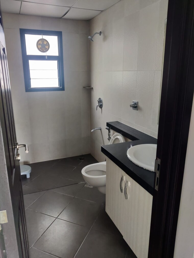 Bathroom, tata-aquila-heights 3.5 Bedroom 2456 Sq.Ft. Apartment In Jalahalli Bangalore 8402090