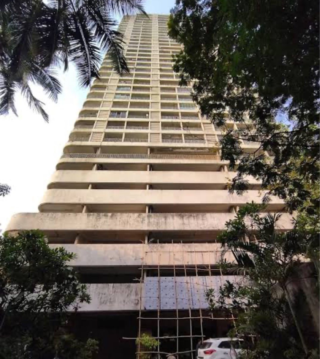 3 BHK + Pooja Room Apartment For Sale in Garden Court Building