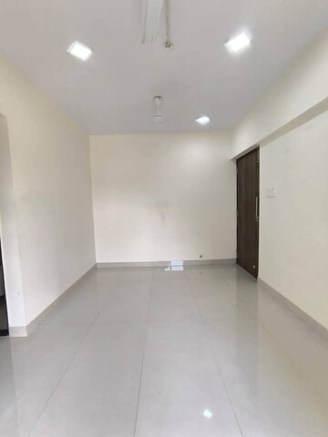 Room in 1 BHK Apartment at Lodha Vista, Lower Parel – for Rent