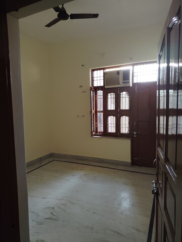 3 BHK Builder Floor For Rent in Sector 02