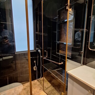 Bathroom in 4 BHK Apartment at Emaar Emerald Floors Premier, Sector 65 – for Rent
