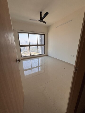 Room in 2 BHK Apartment at Omkar Veda Exclusive, Parel – for Rent