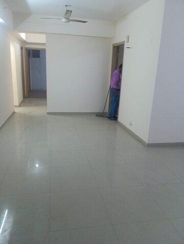 Room in 2 BHK Apartment at Ansal Sushant Estate, Sector 52 – for Rent