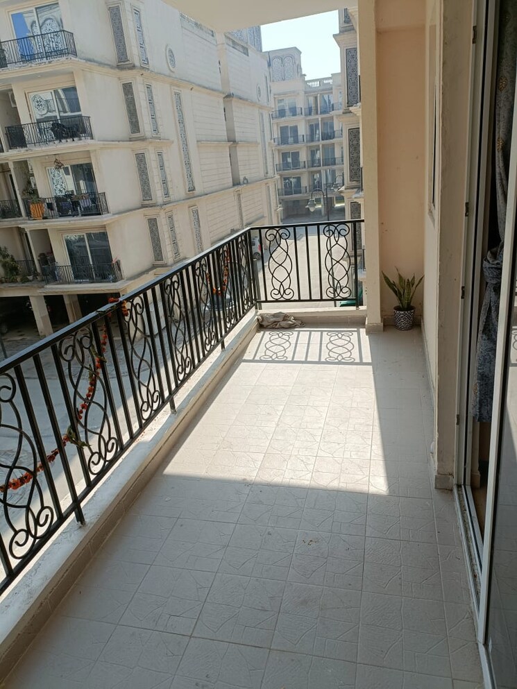 Balcony, signature-global-park 2 Bedroom 822 Sq.Ft. Apartment In Sohna Sector 36 Gurgaon 8402237
