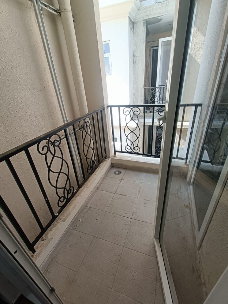 Balcony, signature-global-park 2 Bedroom 822 Sq.Ft. Apartment In Sohna Sector 36 Gurgaon 8402237