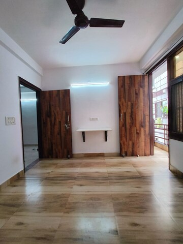 Room in 1 BHK Builder Floor at Saket – for Rent