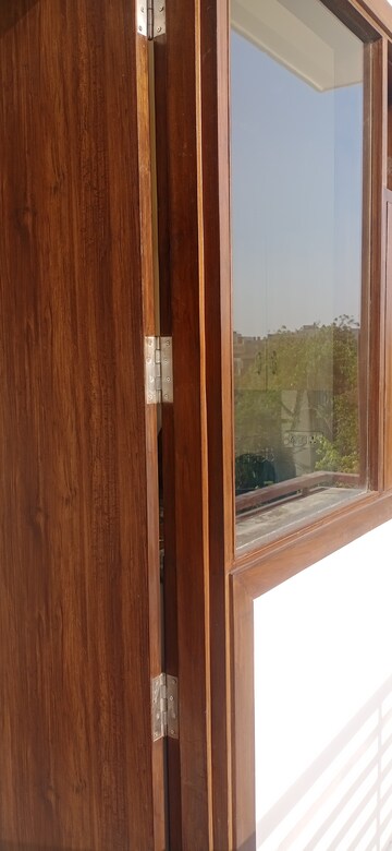 Room in 2.5 BHK Independent House at Sector 82 – for Rent