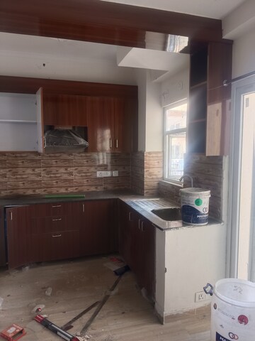 Kitchen in 2.5 BHK Apartment at Amrapali Centurian Park, Tech Zone 4 Greater Noida – for Rent