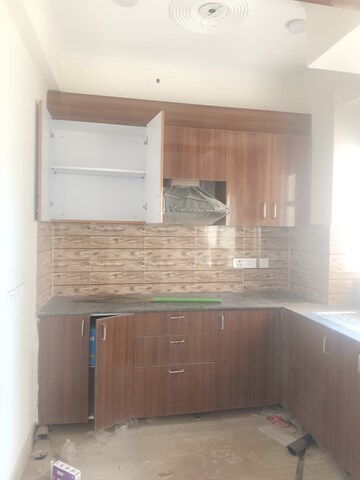 Kitchen in 2.5 BHK Apartment at Amrapali Centurian Park, Tech Zone 4 Greater Noida – for Rent