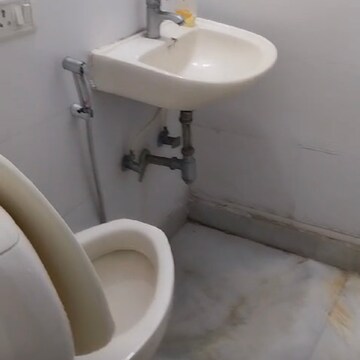 Bathroom in  Pg at Old Rajinder Nagar – for Rent