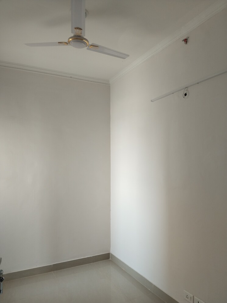 Room, amrapali-riverview 2.5 Bedroom 955 Sq.Ft. Apartment In Amrapali Leisure Valley Greater Noida 8402349