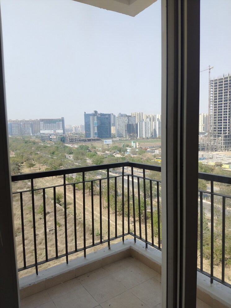 Balcony, amrapali-riverview 2.5 Bedroom 955 Sq.Ft. Apartment In Amrapali Leisure Valley Greater Noida 8402349