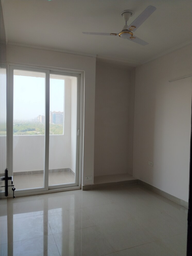 Room, amrapali-riverview 2.5 Bedroom 955 Sq.Ft. Apartment In Amrapali Leisure Valley Greater Noida 8402349