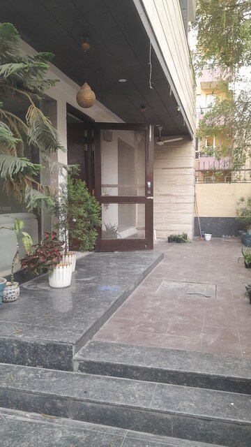 Kitchen in 6 BHK Villa at Unitech South City II, Sector 50 – for Rent