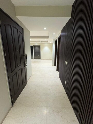 Building Lobby in 4 BHK Builder Floor at DLF Atria, Dlf Phase ii – for Rent