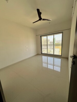 Room in 3 BHK Apartment at Dem Cygnus, Kandivali West – for Sale