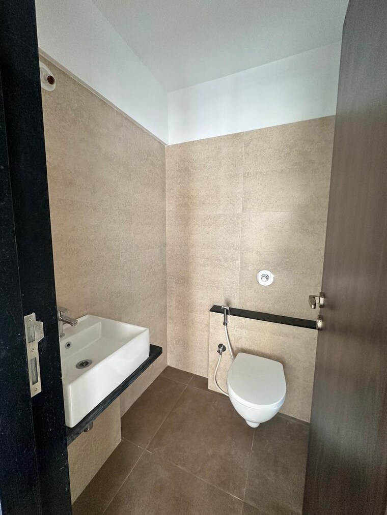 Bathroom, dem-cygnus 3 Bedroom 867 Sq.Ft. Apartment In Kandivali West Mumbai 8402536