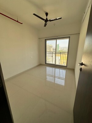 Room in 3 BHK Apartment at Dem Cygnus, Kandivali West – for Sale