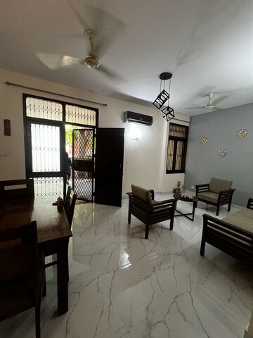 2 BHK Builder Floor For Rent in Sector 26