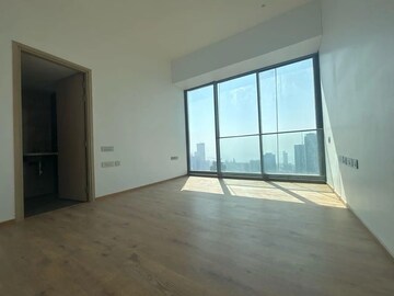 Room in 4 BHK Apartment at Rustomjee Crown, Prabhadevi – for Sale