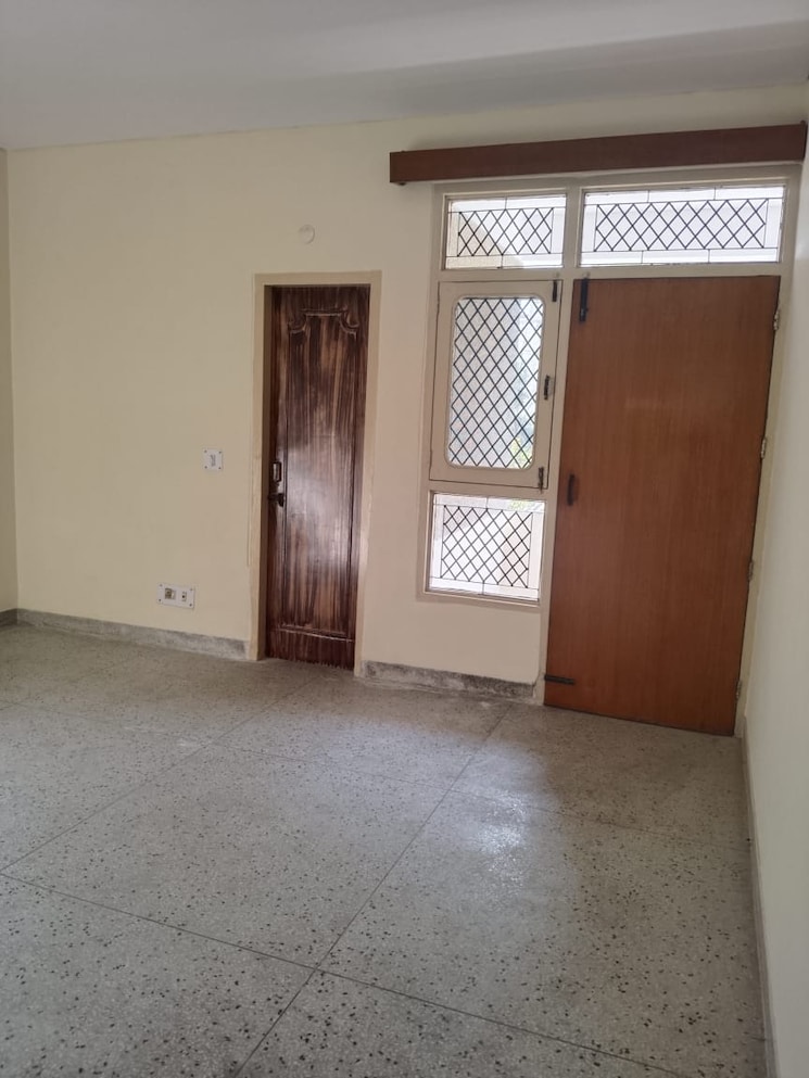 Room, sunrise-apartments-faridabad 3 Bedroom 1650 Sq.Ft. Apartment In Sector 45 Faridabad 8402559