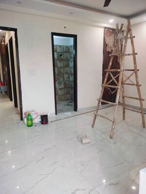 Room in 3 BHK Builder Floor at Sector 87 – for Sale