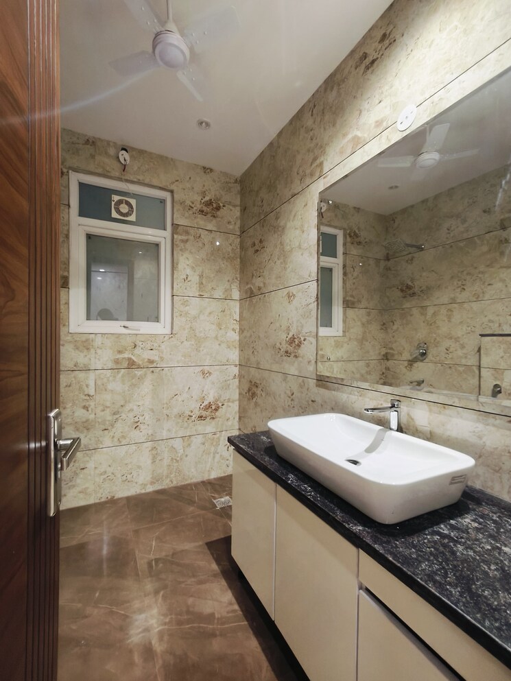 Attached Bathroom, kohli-one-malibu-town 3 Bedroom 2160 Sq.Ft. Builder Floor In Sector 47 Gurgaon 8402615