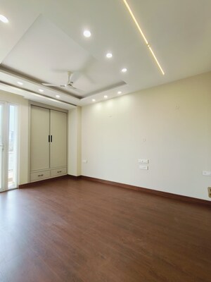 Room in 3 BHK Builder Floor at Kohli One Malibu Town, Sector 47 – for Sale