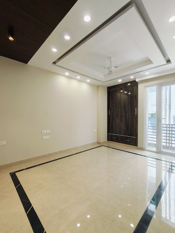Room in 3 BHK Builder Floor at Kohli One Malibu Town, Sector 47 – for Sale