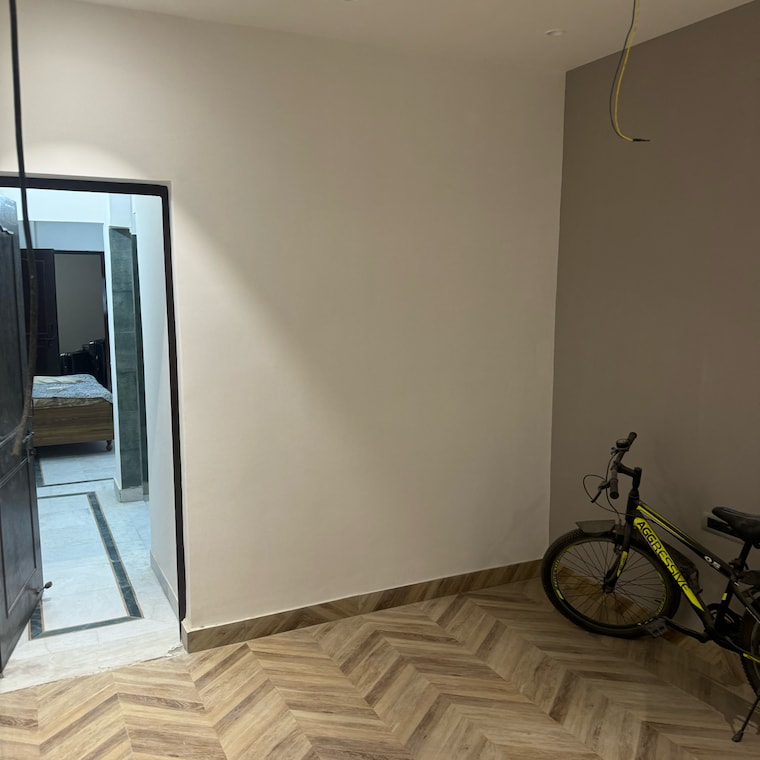 Room, pitampura 3 Bedroom 960 Sq.Ft. Builder Floor In Pitampura Delhi 8402617