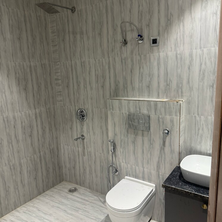 Bathroom, pitampura 3 Bedroom 960 Sq.Ft. Builder Floor In Pitampura Delhi 8402617