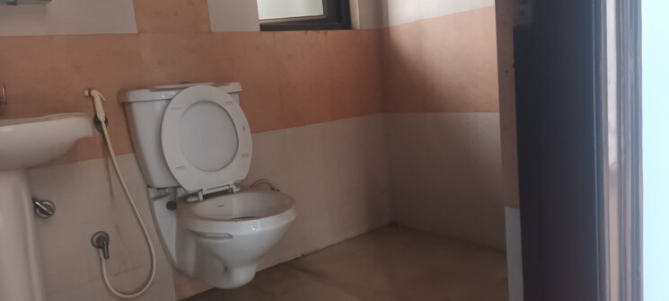 Bathroom, ramprastha-zen-spire 2 Bedroom 1200 Sq.Ft. Apartment In Vaishali Extension Ghaziabad 8402632