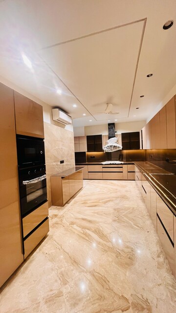 Kitchen in 4 BHK Builder Floor at SS Mayfield Gardens, Sector 51 – for Sale