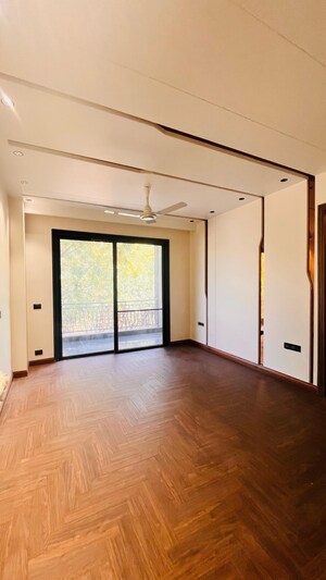 Room in 4 BHK Builder Floor at SS Mayfield Gardens, Sector 51 – for Sale