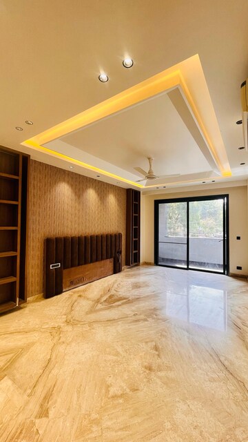 Room in 4 BHK Builder Floor at SS Mayfield Gardens, Sector 51 – for Sale