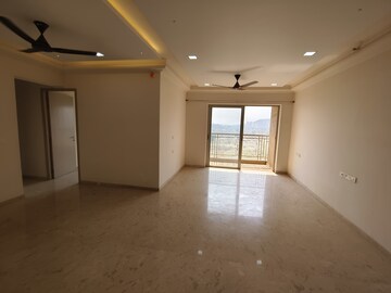 Room in 2 BHK Apartment at Hiranandani Fortune City, New Panvel – for Rent
