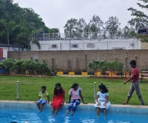 Master Bedroom in 4 BHK Villa at Manneguda – for Sale