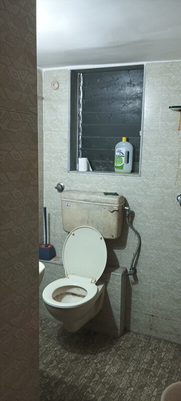 Bathroom in 2 BHK Apartment at Vile Parle East – for Rent