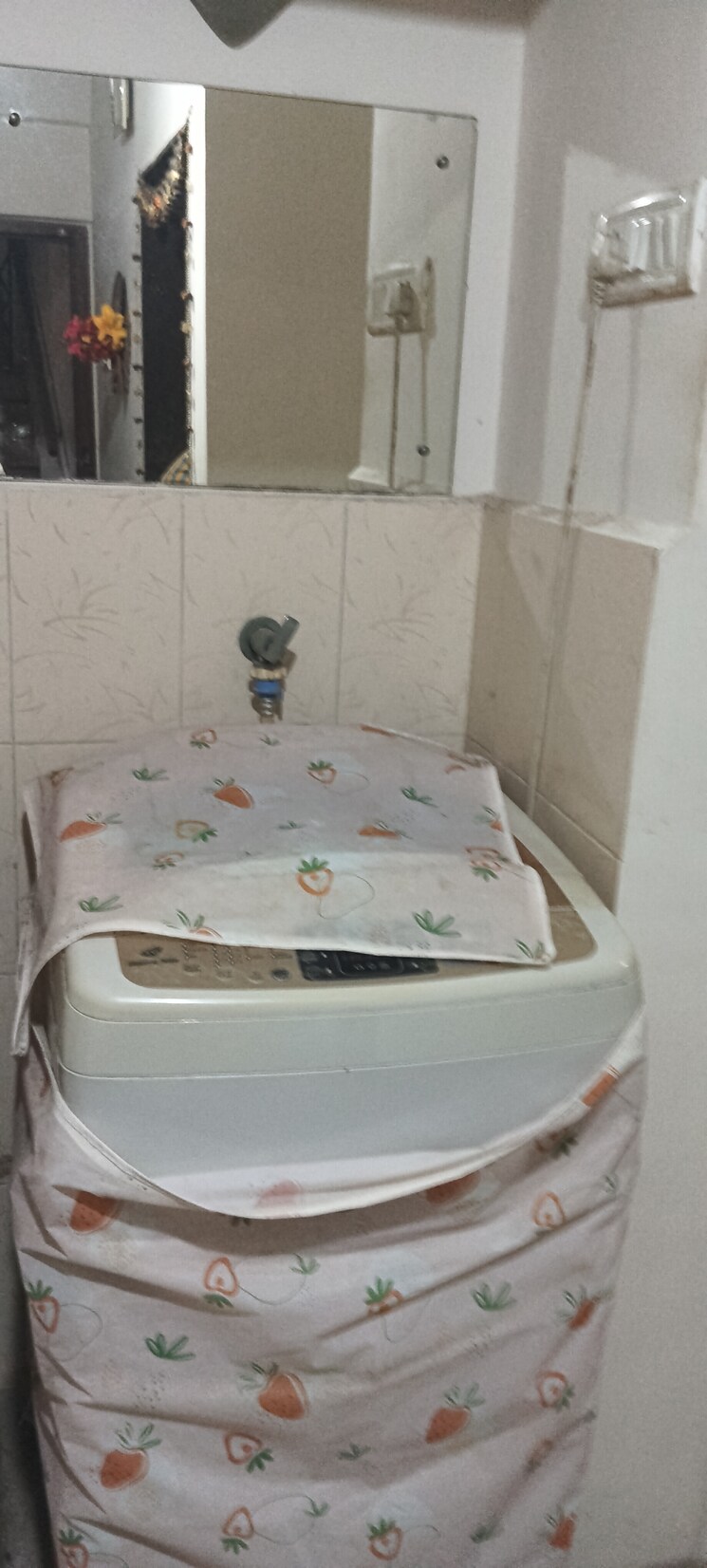 Bathroom, vile parle east 2 Bedroom 700 Sq.Ft. Apartment In Vile Parle East Mumbai 8402727