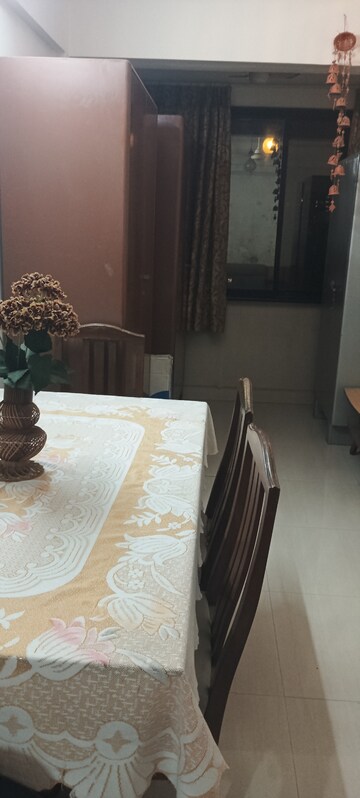 Master Bedroom in 2 BHK Apartment at Vile Parle East – for Rent