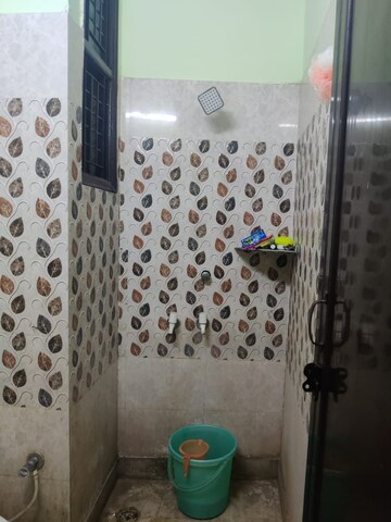 Bathroom in 1.5 BHK Builder Floor at Mayur Vihar – for Rent