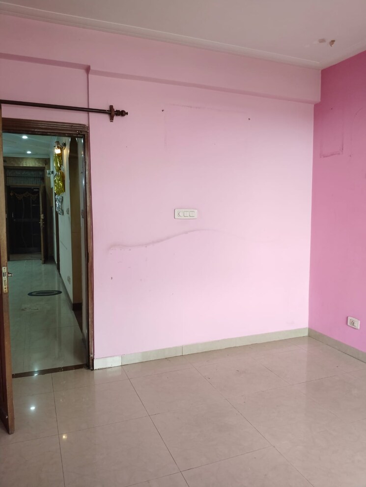 Room, golf-enclave-society 4 Bedroom 2400 Sq.Ft. Apartment In Sector 21c Faridabad 8402789