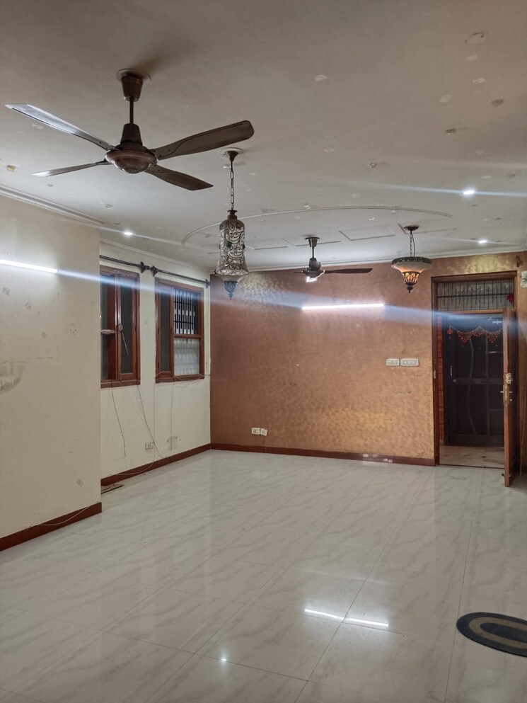 Room, golf-enclave-society 4 Bedroom 2400 Sq.Ft. Apartment In Sector 21c Faridabad 8402789