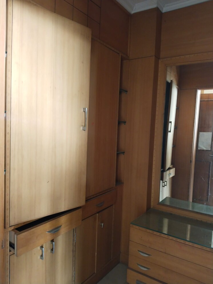 Room, golf-enclave-society 4 Bedroom 2400 Sq.Ft. Apartment In Sector 21c Faridabad 8402789