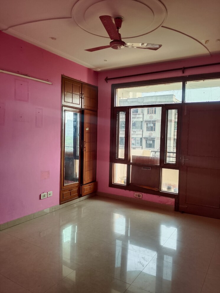 Room, golf-enclave-society 4 Bedroom 2400 Sq.Ft. Apartment In Sector 21c Faridabad 8402789